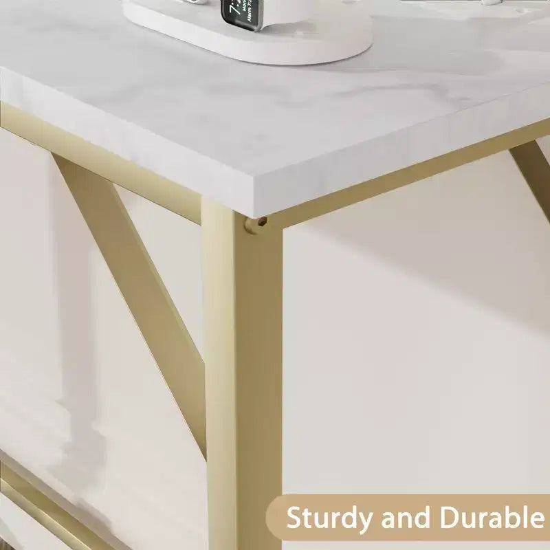 Console étroite, Table dorée avec prises, Table de canapé pour le salon, Table de couloir pour l'entrée